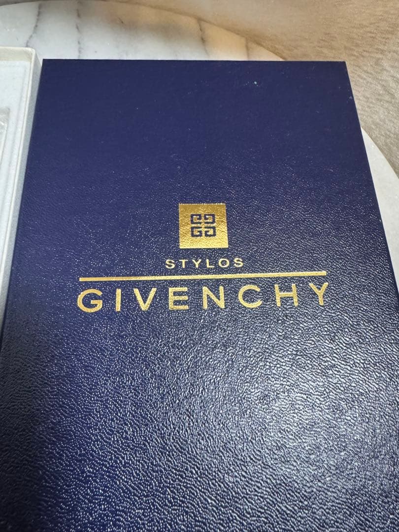 Givenchy 記念ギフトセット　赤＆緑　未使用保存品