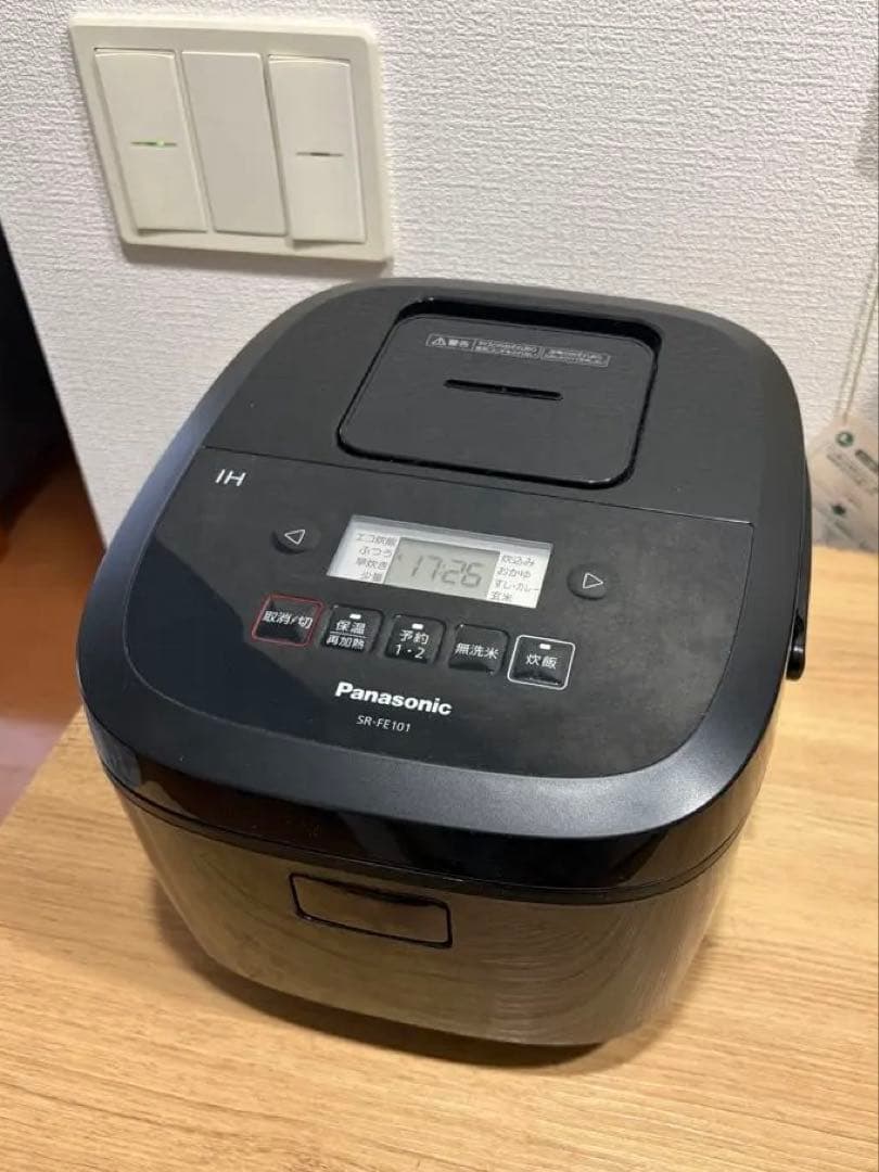 2023年製 パナソニック IHジャー 5.5合炊　炊飯器　SR-FE101