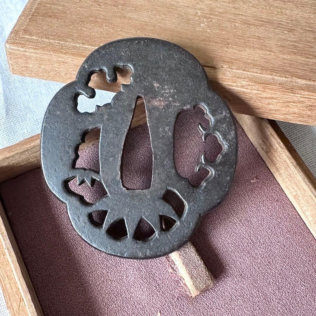 日本刀　装具　鍔　透かし