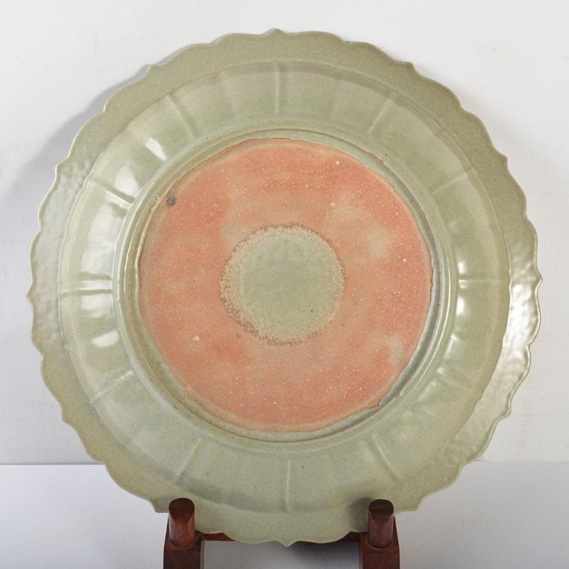 中国　龍泉窯　青磁　陽刻　花文　輪花皿　大皿　直径約38cm　V　R7105B