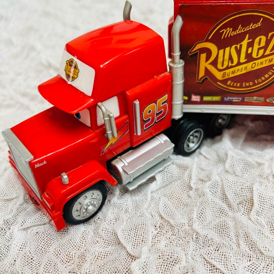 ミニカーセット ライトニング・マックイーン トレーラー付き