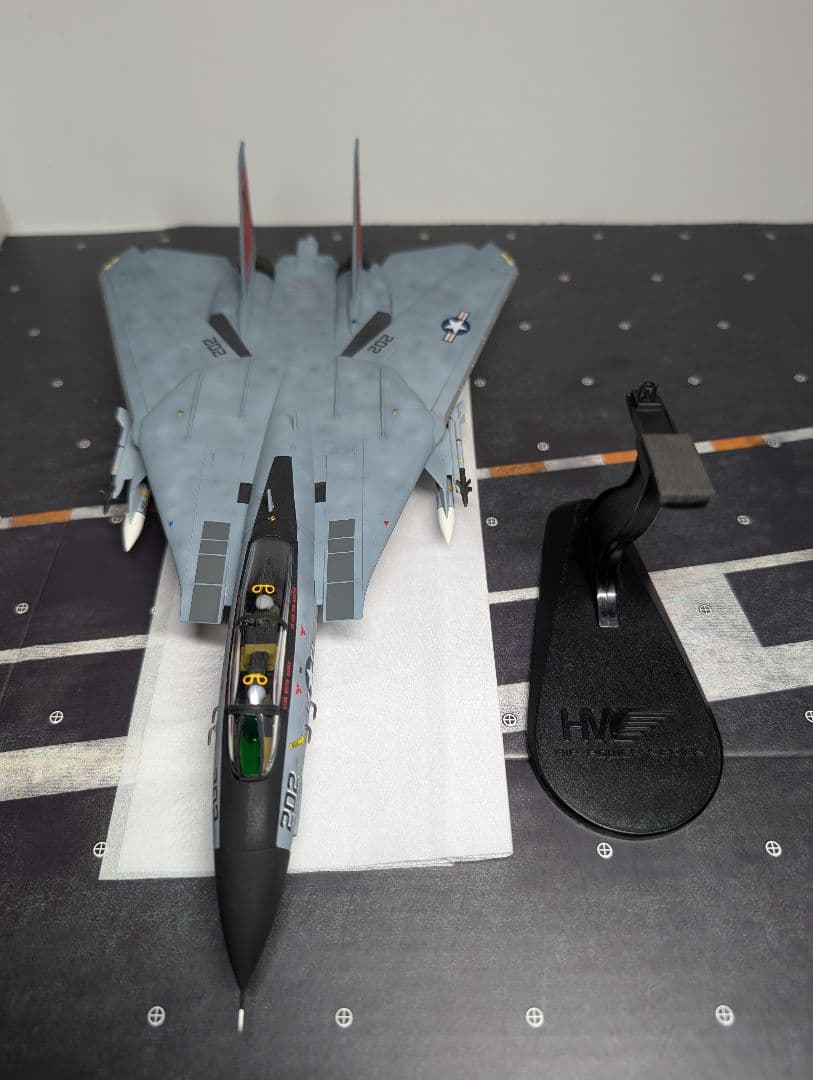 ハセガワＦ−１４Ａ 完成品VF-31トムキャッターズ飛行状態1/72完成品