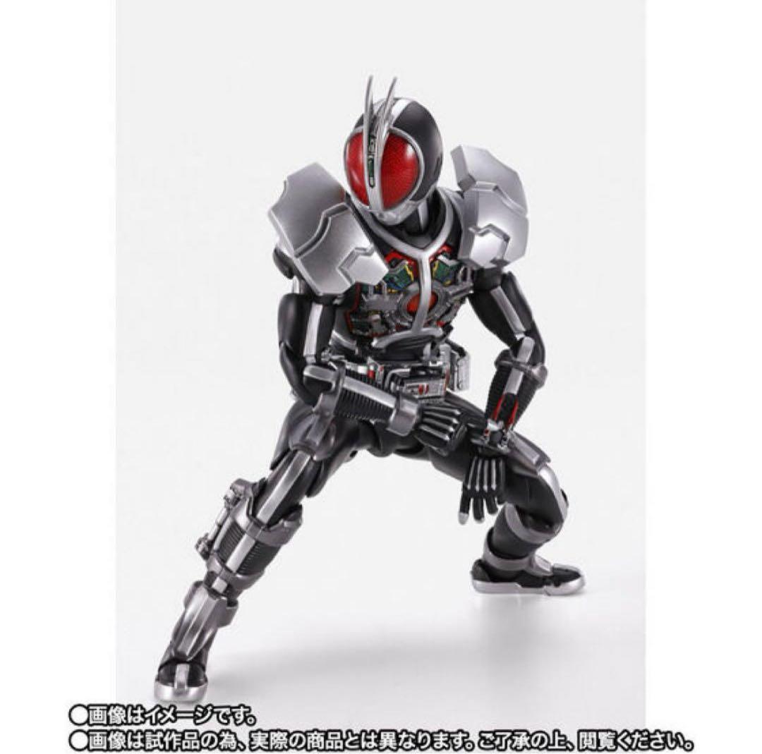 S.H.Figuarts 真骨彫製法 仮面ライダー ファイズ アクセルフォーム
