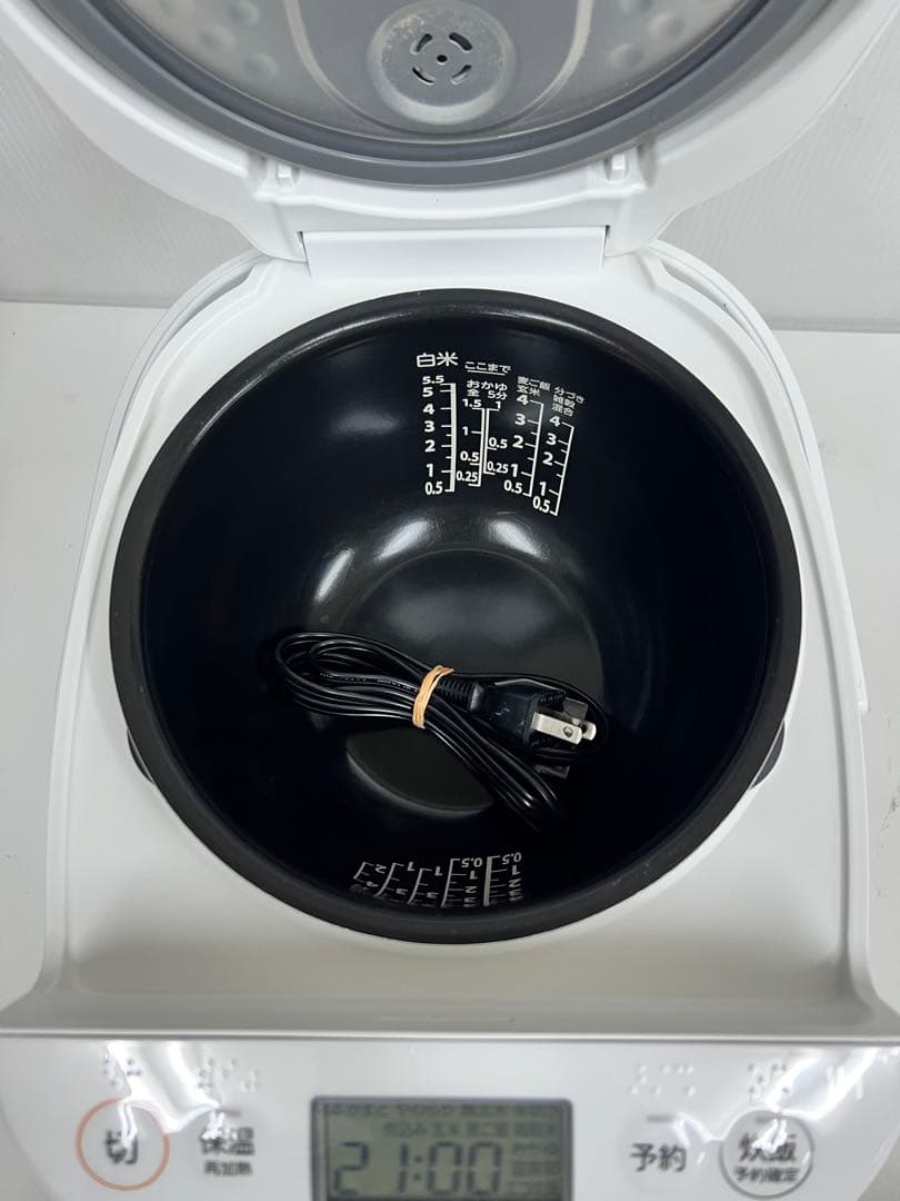 TOSHIBA IH炊飯器 RC-10HR 5.5合 ホワイト 2024年齢