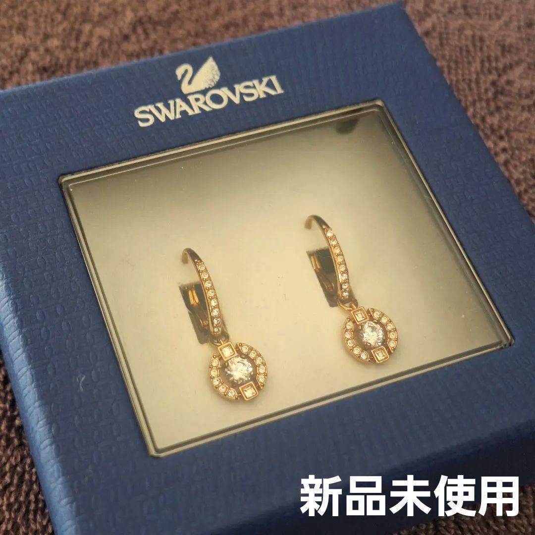 スワロフスキー Swarovski ピアス