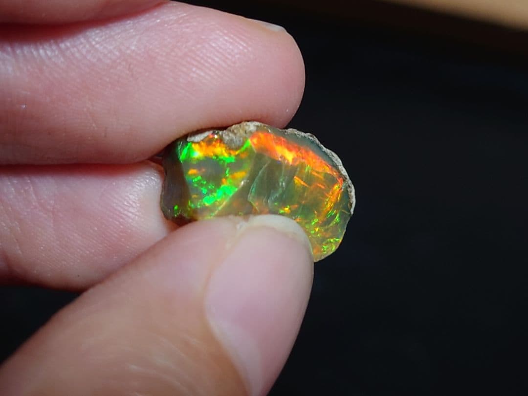 エチオピアウェロ産　オパール　ジュエリーグレード　 原石 鉱物標本