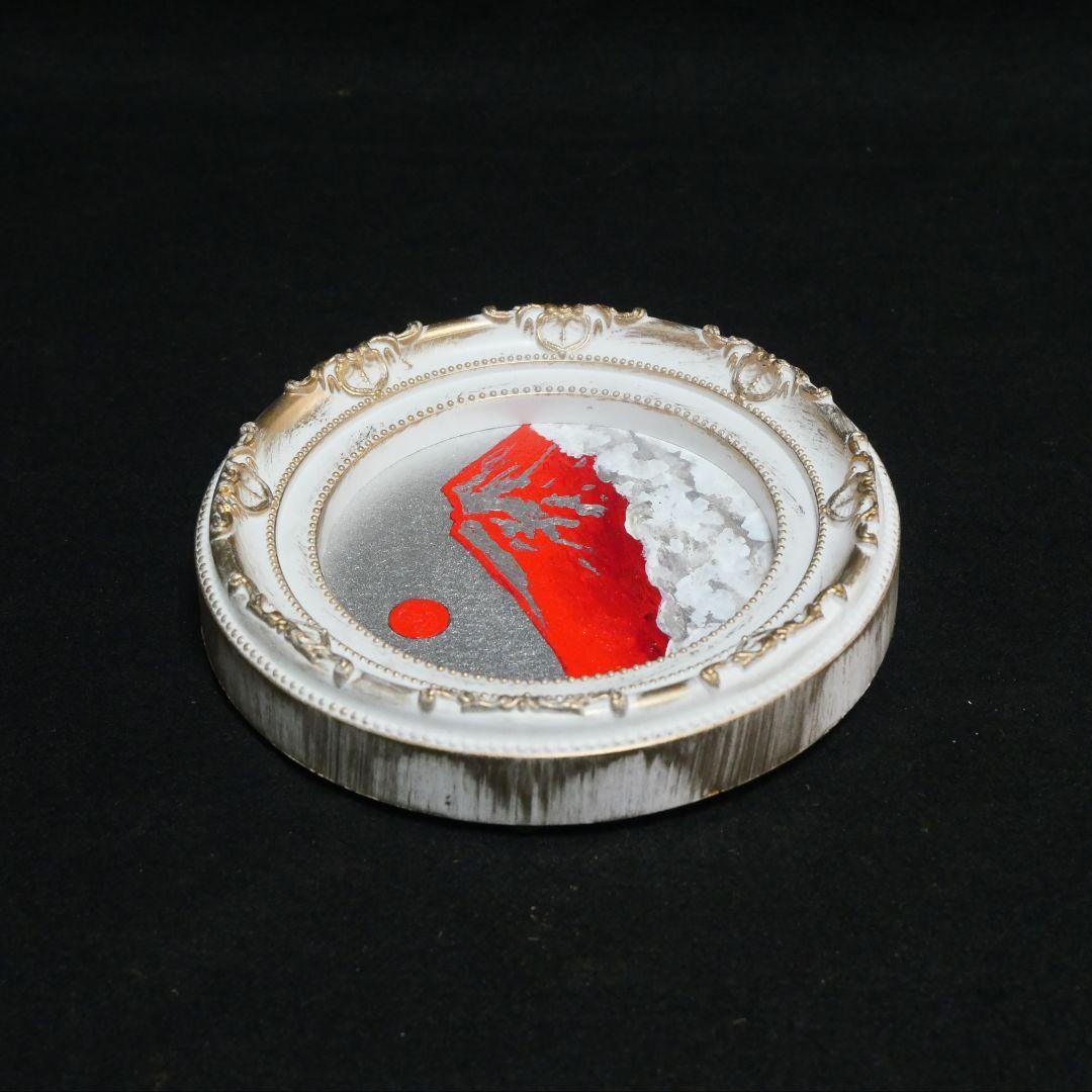 油彩画 円形ミニ絵画「赤富士」 銀の空と白い雲