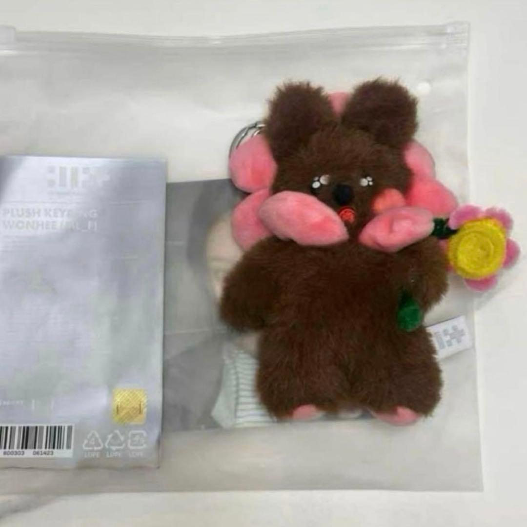 公式　ILLIT 1周年　PLUSH キーリング　ウォンヒ