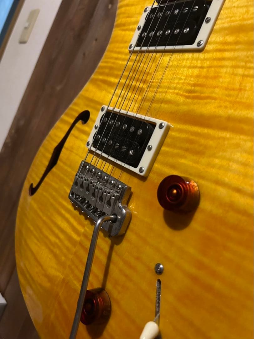PRS SE Custom 22 Semi-Hollow イエロー