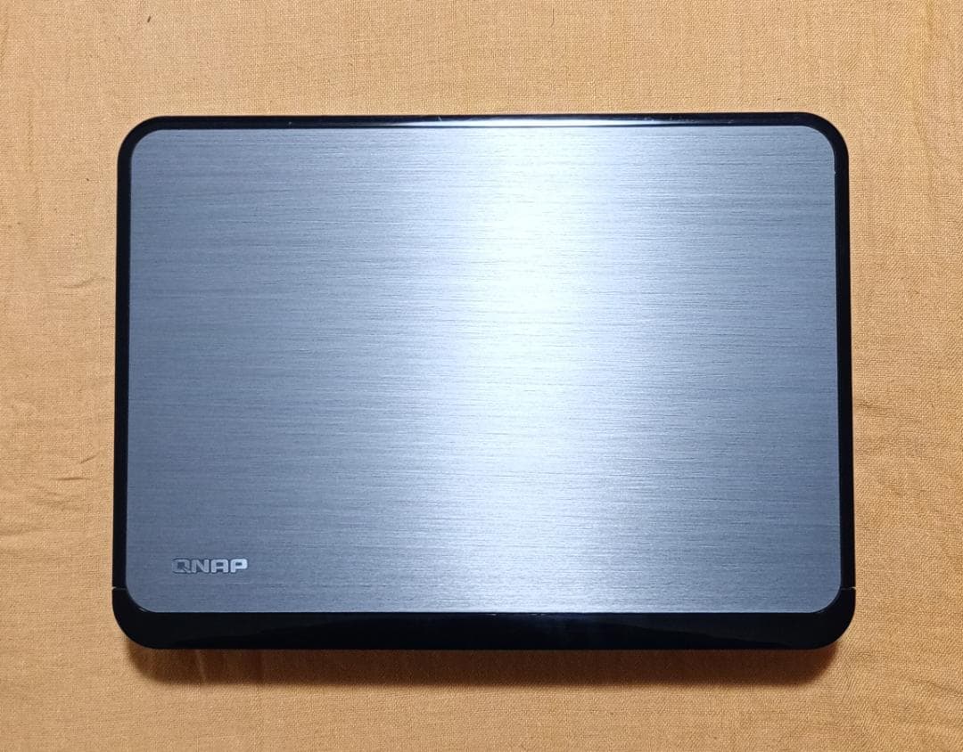 ★【動作品】QNAP HS-210 2TBファンレス NAS 静音②【送料無料】