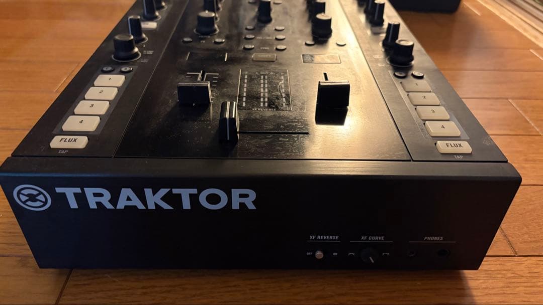 TRAKTOR KONTROL Z2 DJミキサー