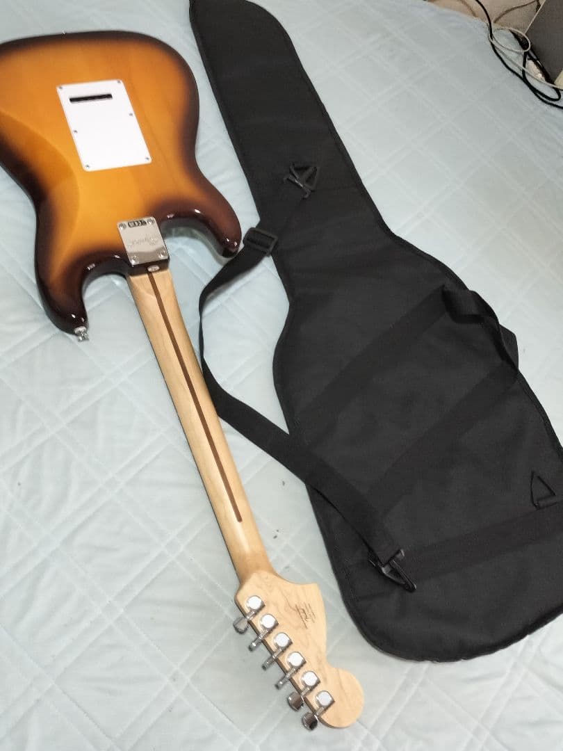 Squier スクワイヤー ストラトキャスター FSR ケースオマケ多数付