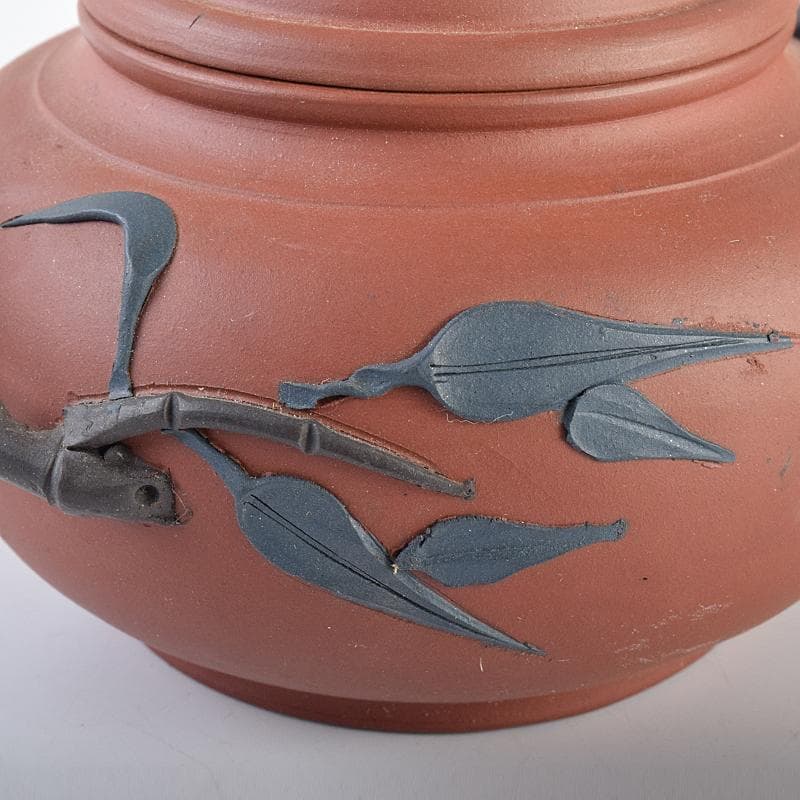 中国　紫砂　朱泥　貼松竹梅文　急須　茶壷　在銘　C　R7568