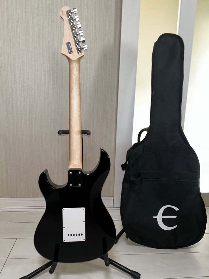 ヤマハ　YAMAHA Pacifica PAC012 パシフィカ 黒エレキギター