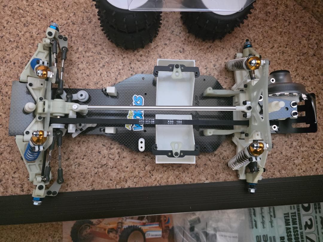 アソシ　RC10 4wd 組み立て済み未走行