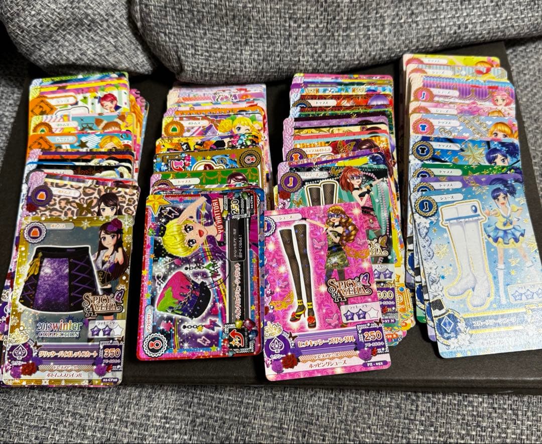 【匿名配送】　大量　引退品　初期アイカツカード　まとめ売り　セット　アニメ柄