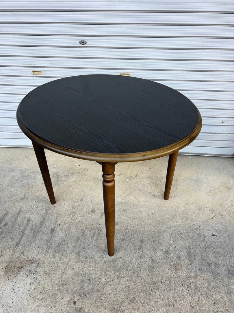 黒の円形木製ダイニングテーブル アンティーク調 楕円形