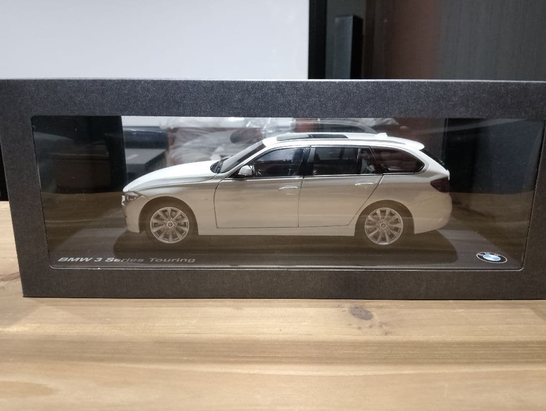 夢伝説　1/18 BMW 3シリーズ ツーリング F31ミニカー　ホワイト