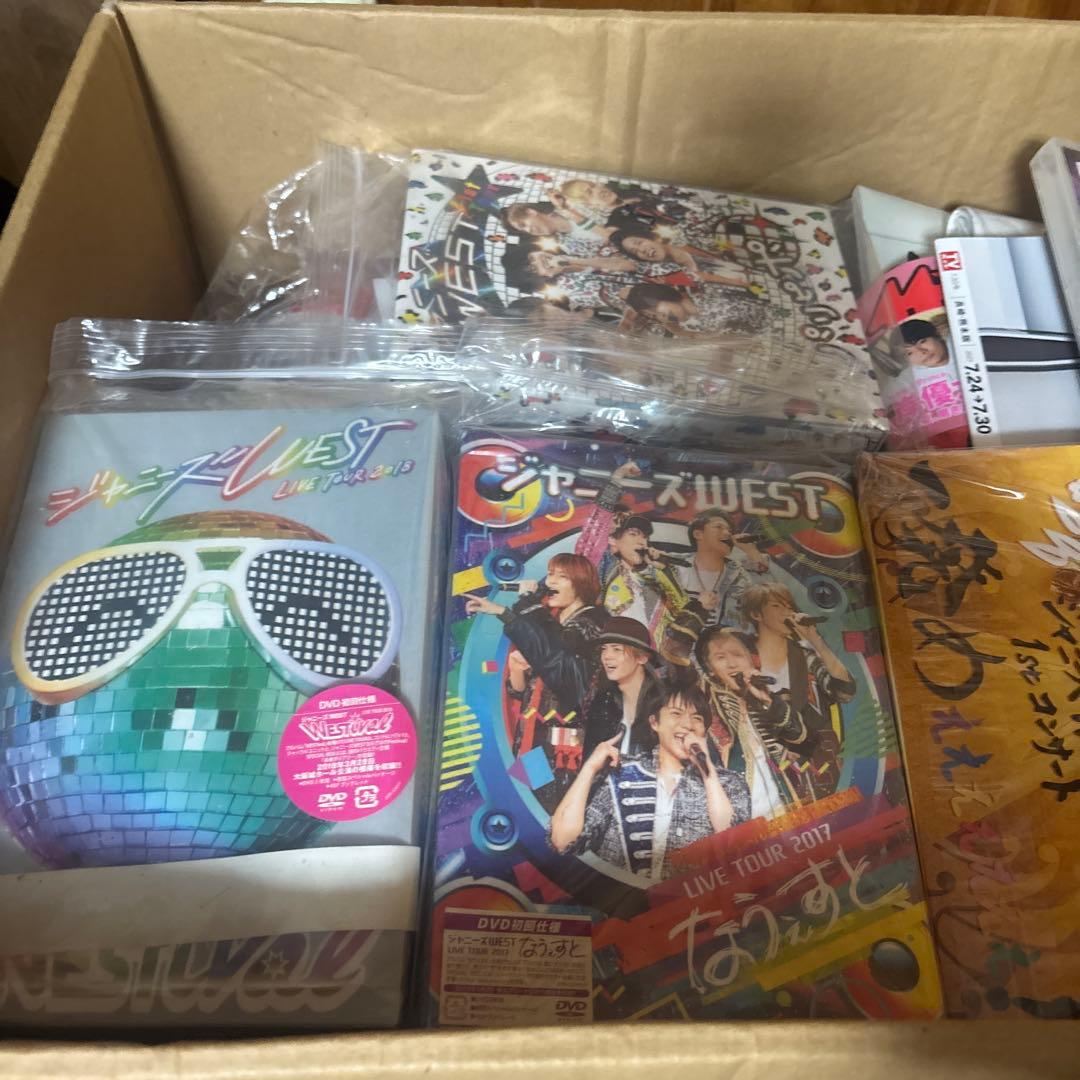 WEST. グッズ