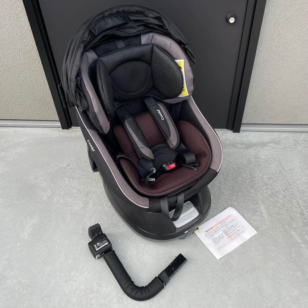 Combi チャイルドシート 360°回転