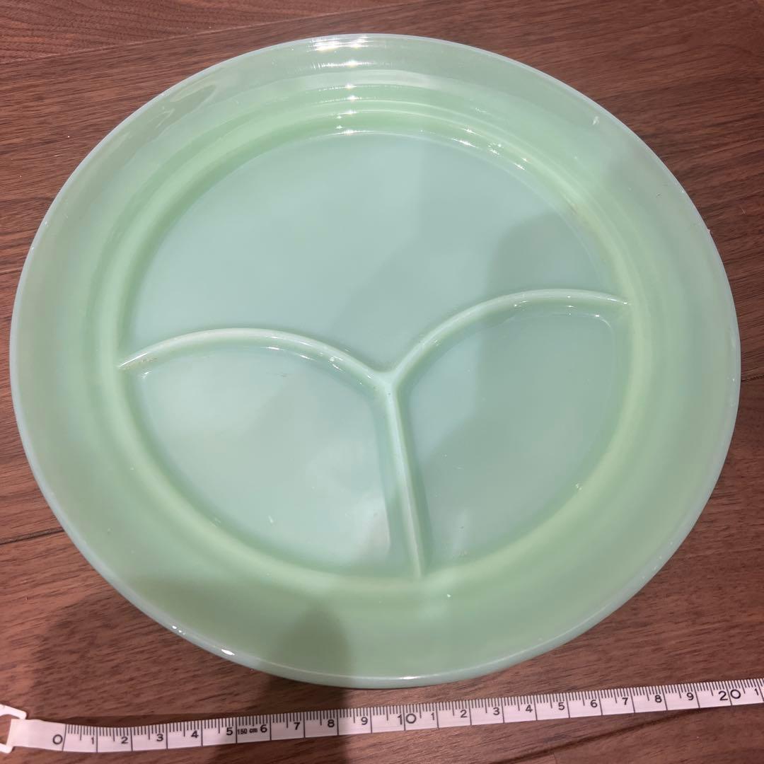 ファイヤーキング　ジェダイ初期　淡い緑色のガラス製プレート