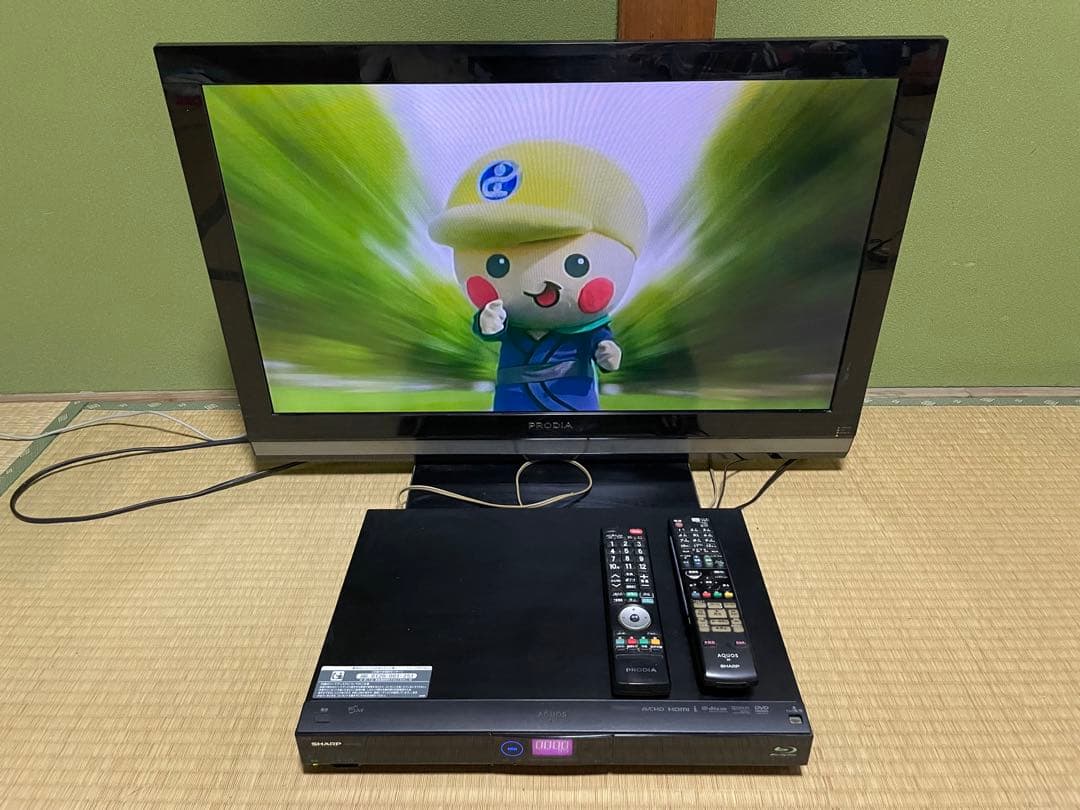 送料込み！32型TVとAQUOS DVDレコーダーセット