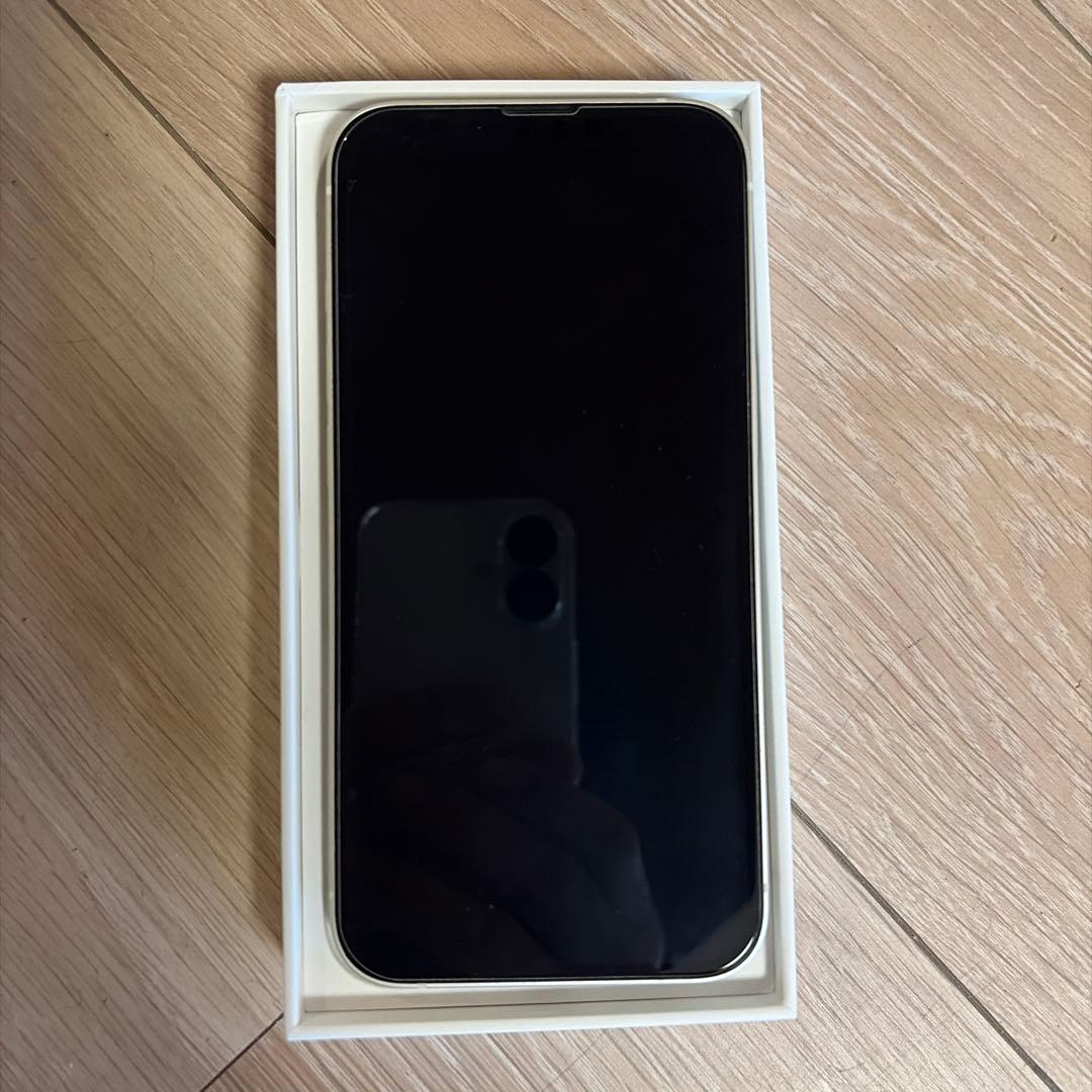 iPhone 13 本体