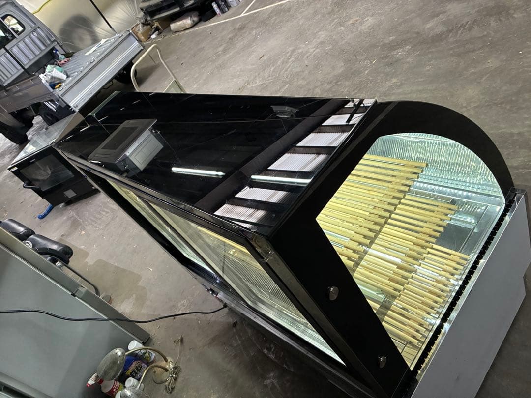 3段ガラスショーケース 100V 動作良好　送料込み