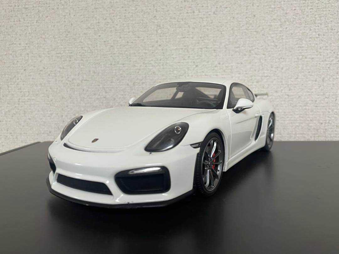 gtスピリット　ケイマンgt4 1/18 ホワイト
