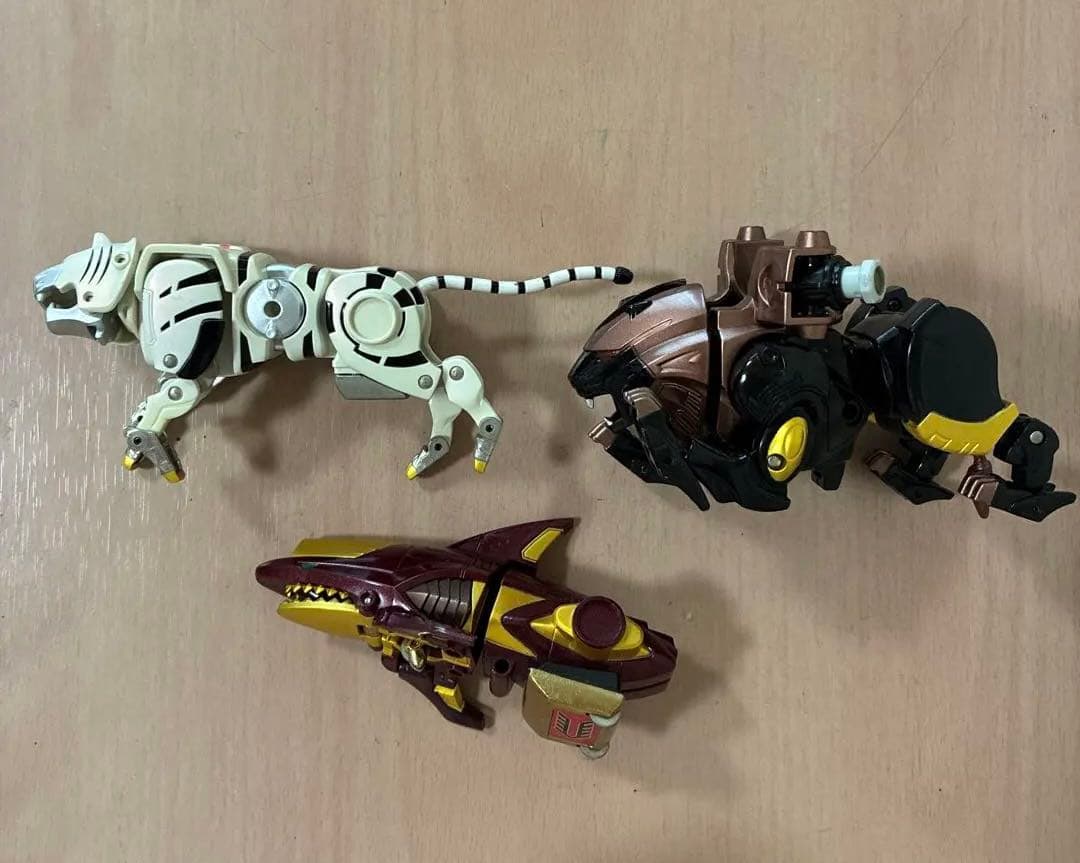 ガオレンジャー　DXガオタイガー　ガオレオン　ガオソーシャーク 尻尾無し