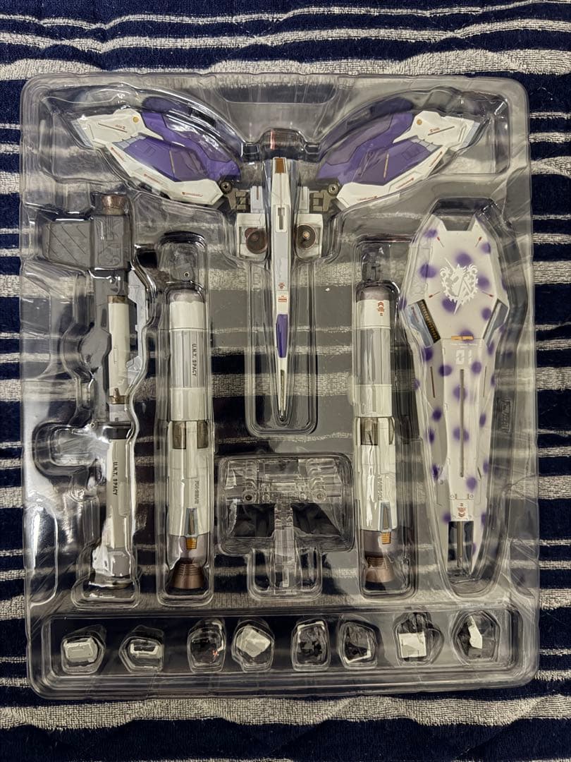 L BUILD Hi-νガンダム & ハイパーメガバズーカランチャー