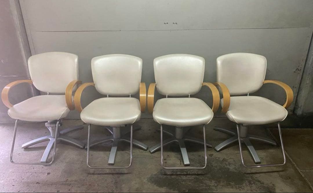 スタイリングチェア　カットチェア　１脚11000円