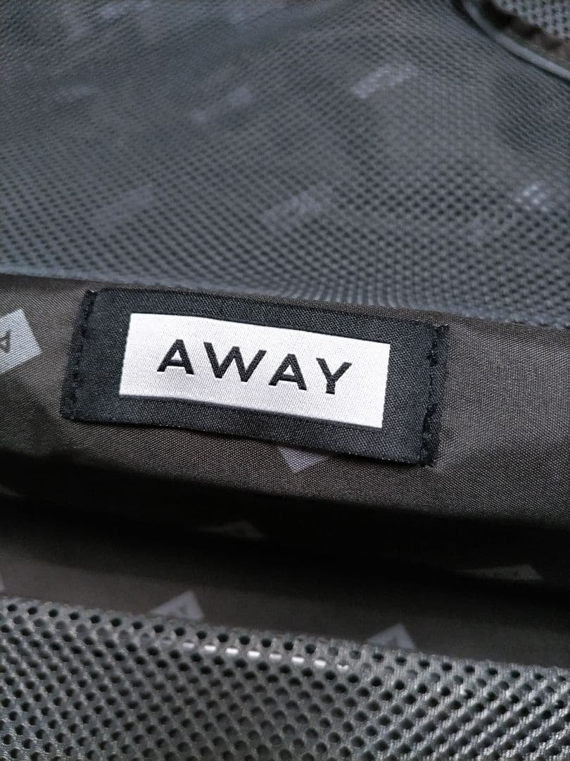 AWAY キャリーケース　スチールグレー