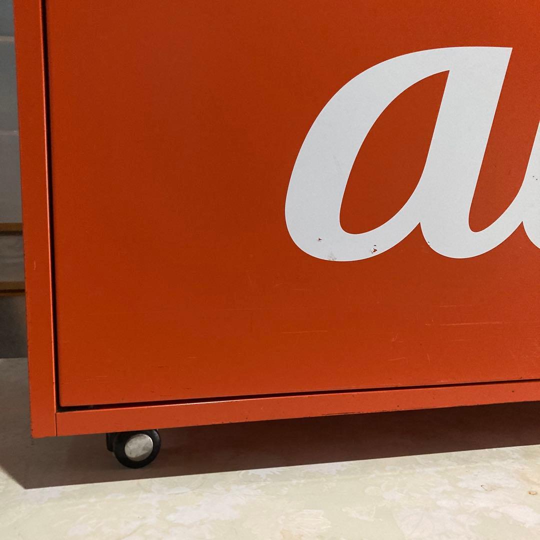 ポップ家具　店舗什器　非売品　au スチール棚