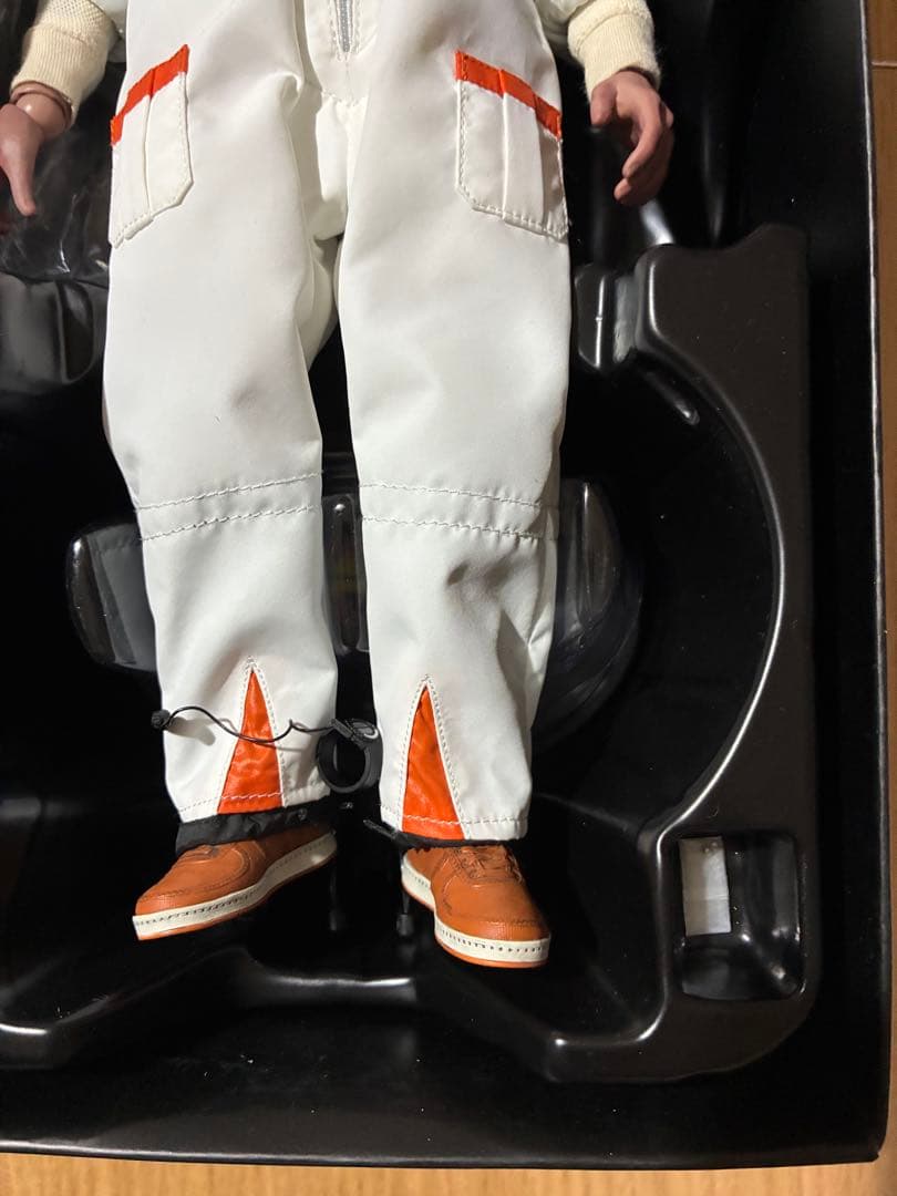 バック・トゥ・ザ・フューチャー ドク・ブラウン 1/6フィギュア　MMS609