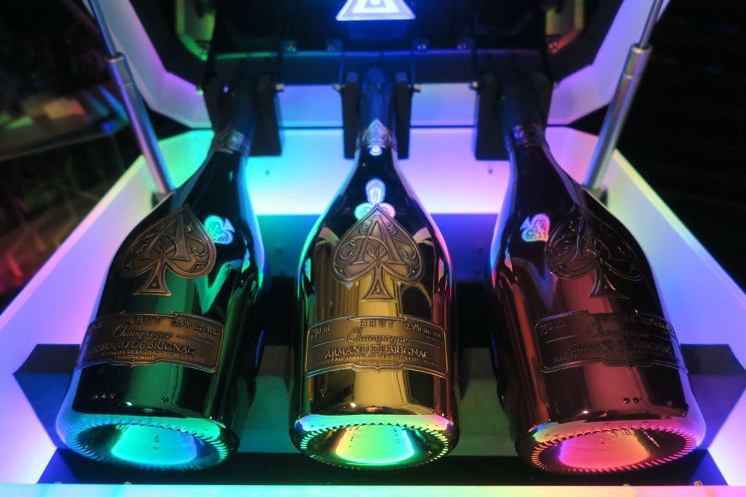アルマンド ブリニャック LED アタッシュケース MHD シャンパン 信号機