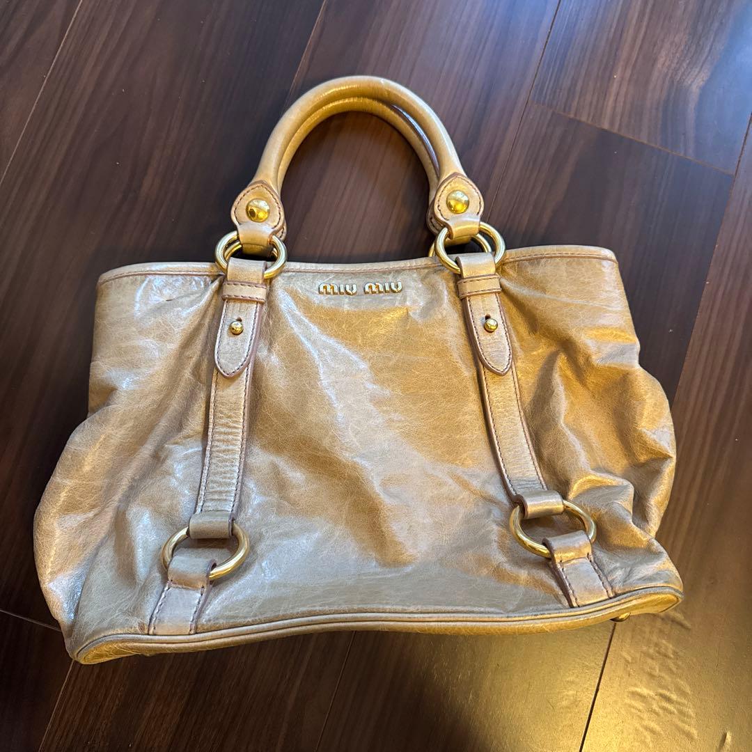 MIU MIU ゴールド ハンドバッグ