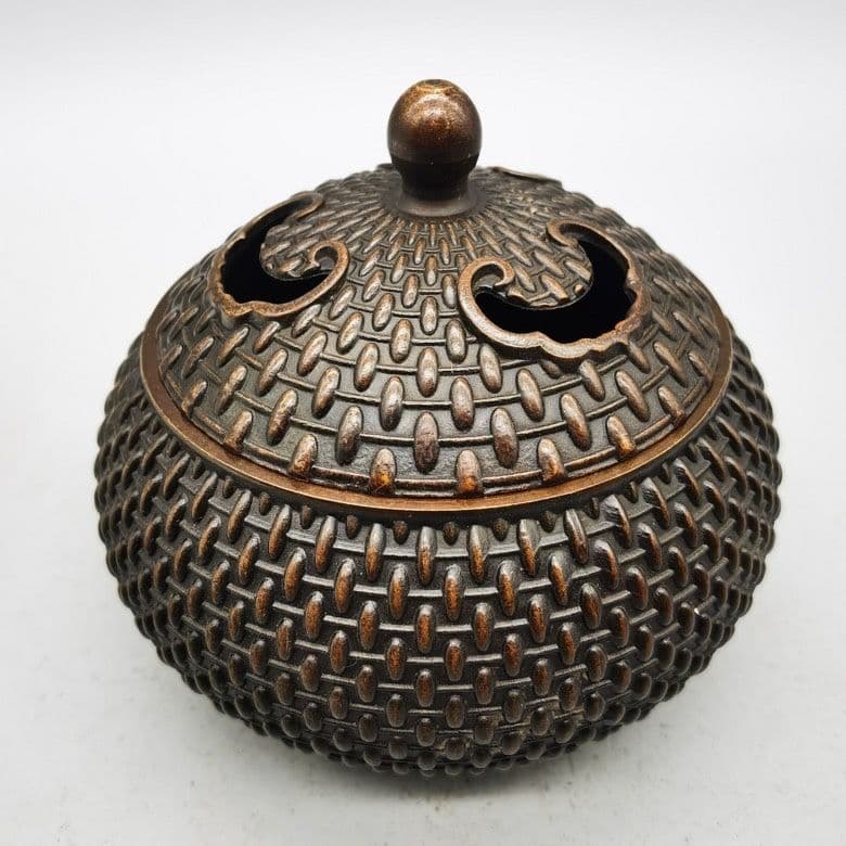 銅器 祥雲透かし彫り香炉 茶道具 香道具 装飾品 工芸品 置物