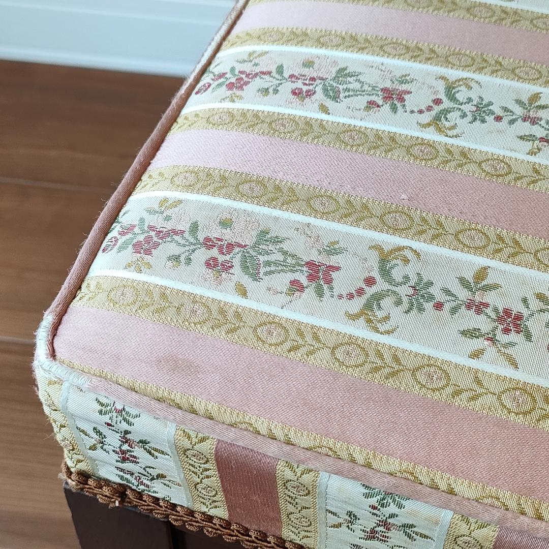 メープル不二屋　スツール　オットマン　ロココ調ファブリック