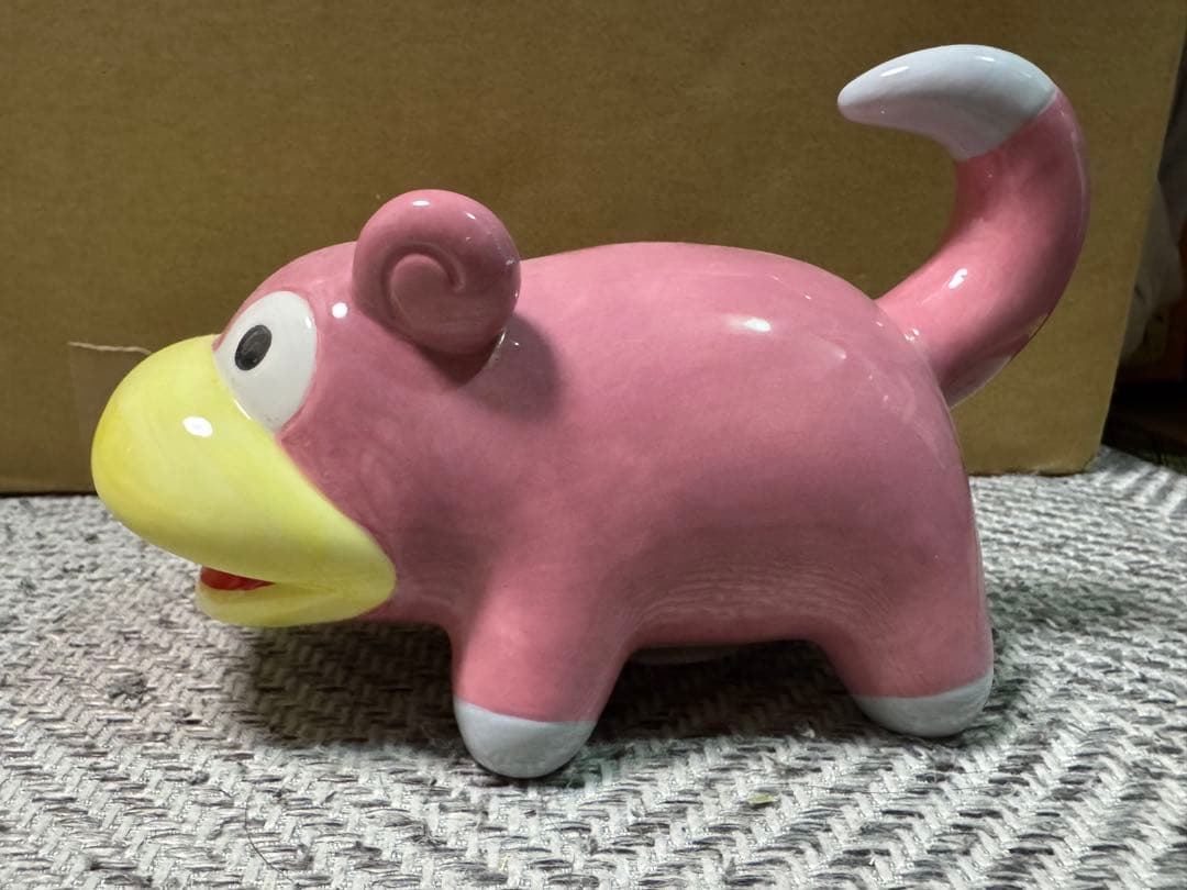 ポケモンセンター限定　ヤドン貯金箱