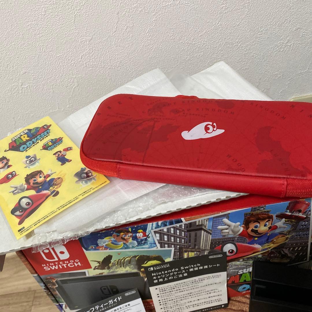 Nintendo Switch ニンテンドースイッチ本体　マリオカラー