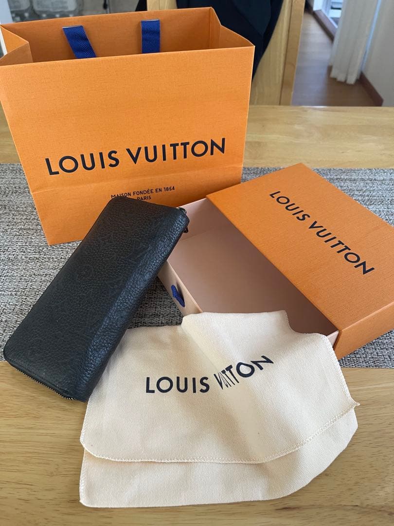 Louis Vuitton ブラックレザー 長財布