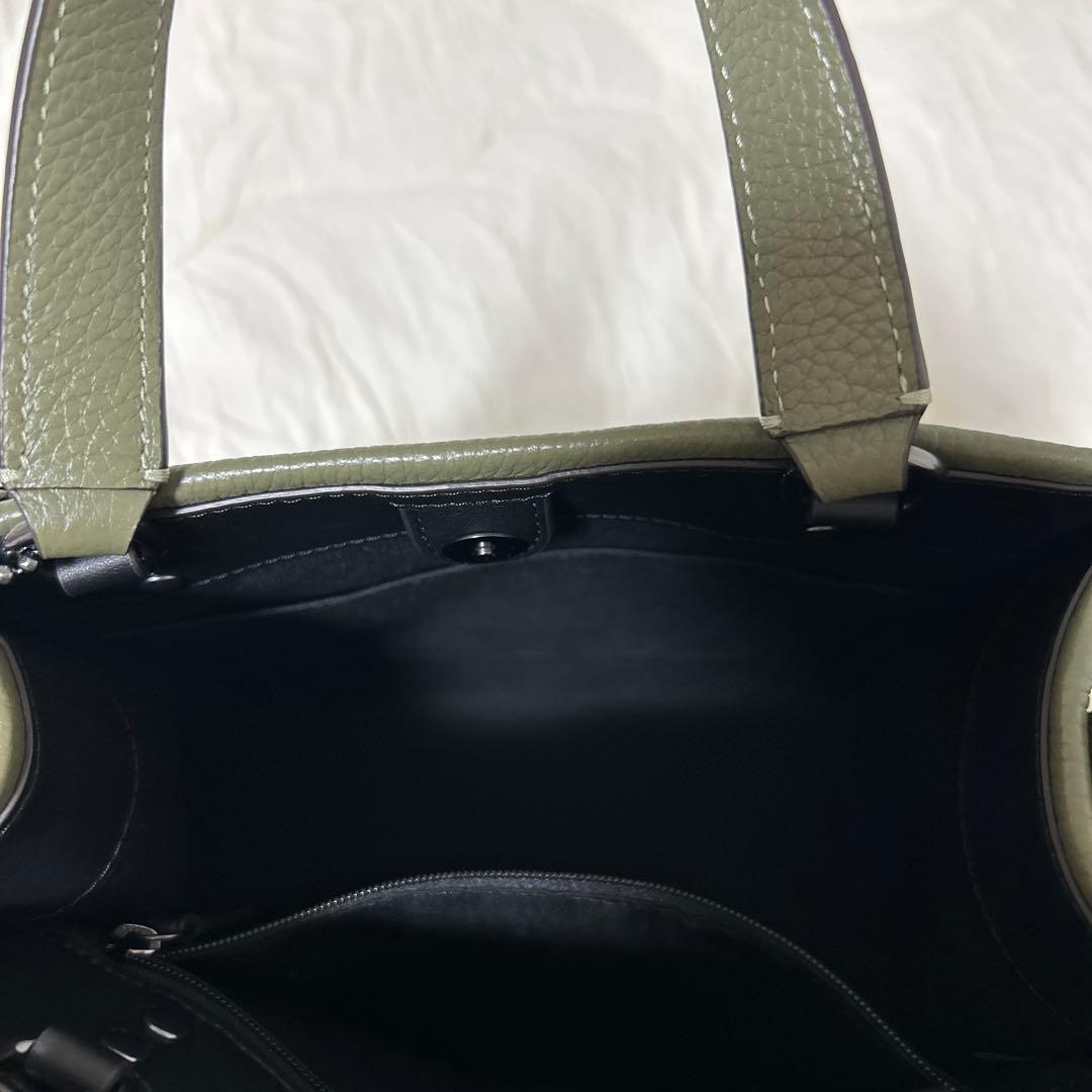 コーチ　オリーブグリーン レザー ショルダーバッグ