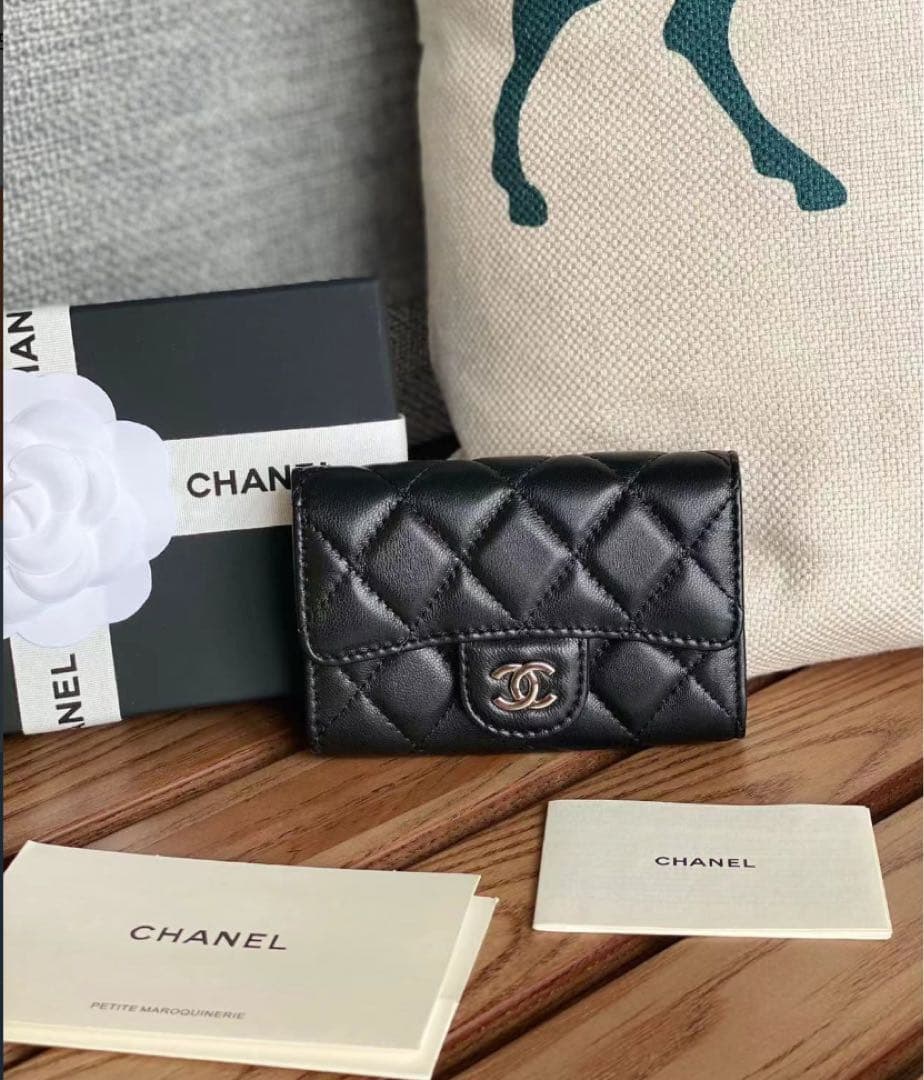 値下げしました！CHANELキャビアスキン 三つ折り財布 マトラッセ ブラック