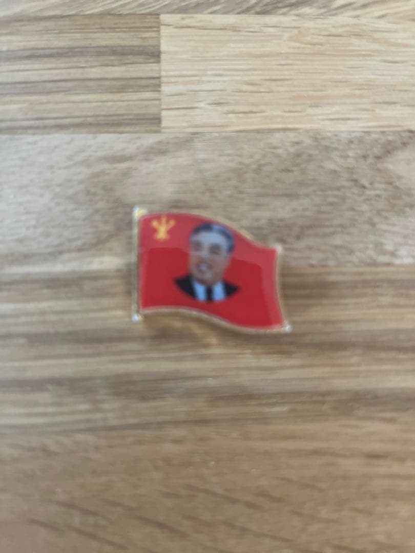北朝鮮 ピンバッジ セット