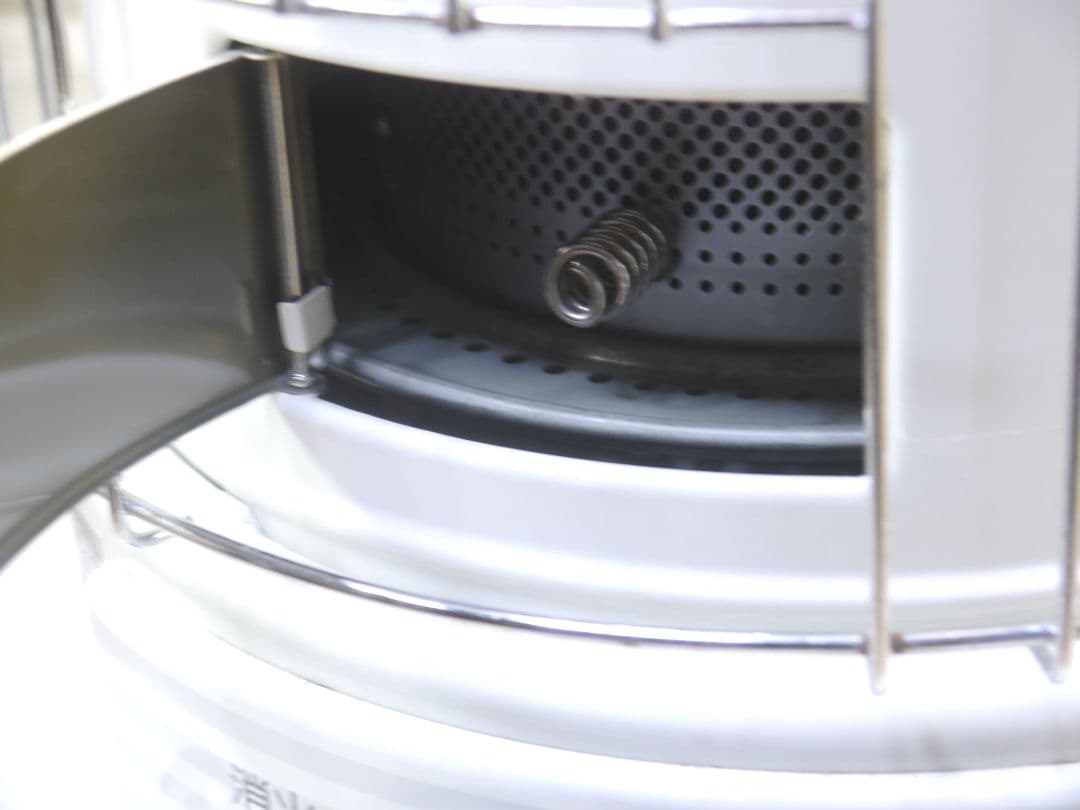 送料無料中◆2014◆コロナ　ホワイト　石油ストーブ 安全ガード付き