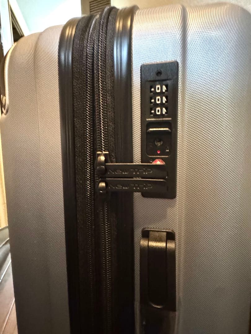 新品[New Trip] スーツケース拡張機能付き 軽量60リットルM シルバー