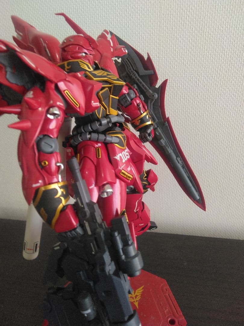 ガンプラ　MG シナンジュ 全塗装完成品　バズーカ　専用台座付