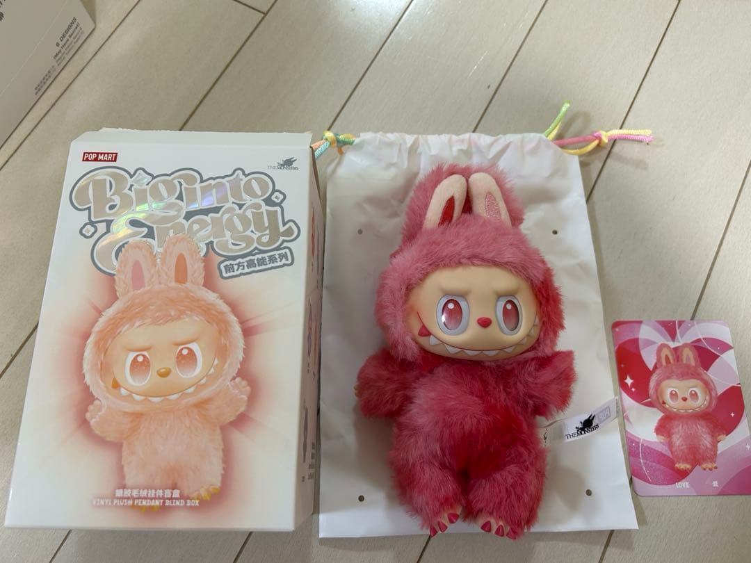 ラブブ　2体