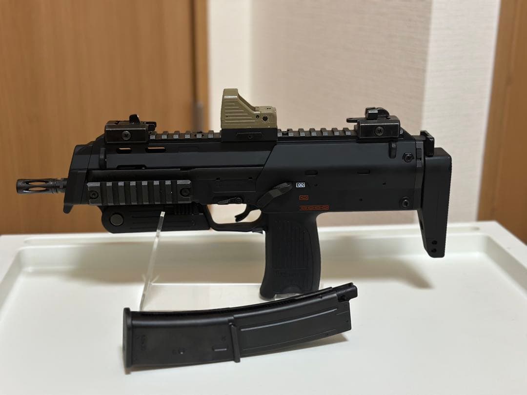美品　東京マルイ　ガスブロ　MP7A1＋ドットサイトなど付属品セット　箱付き